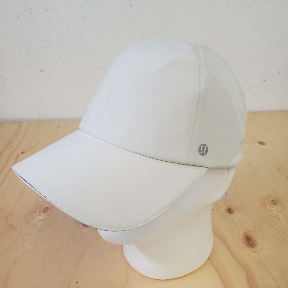 Lululemon Fast and Free Running Hat Adjustable Sz L/XL Ivory Reflective Stretch